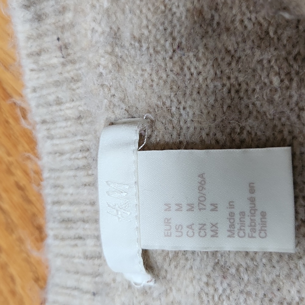 H&M Sweater - Picture 3 of 5
